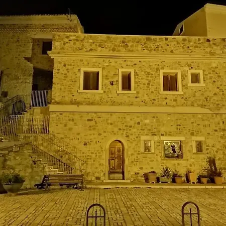 10 Posti Con Cucina E Parcheggio Privato Gratuito Apartment
